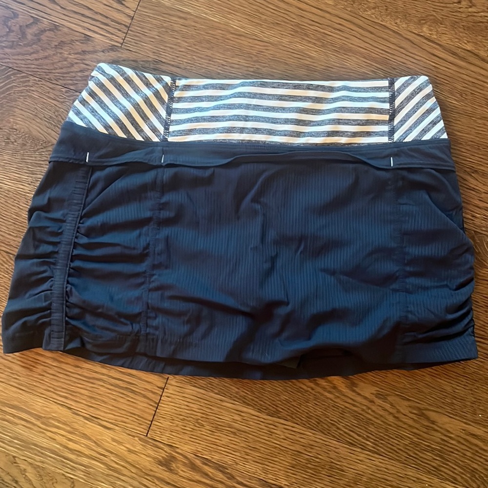 Lululemon skort size 4